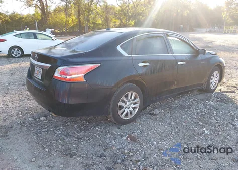 2015 Nissan Altima 2.5 S z USA, uszkodzony, nr VIN 1N4AL3AP1FC204473
